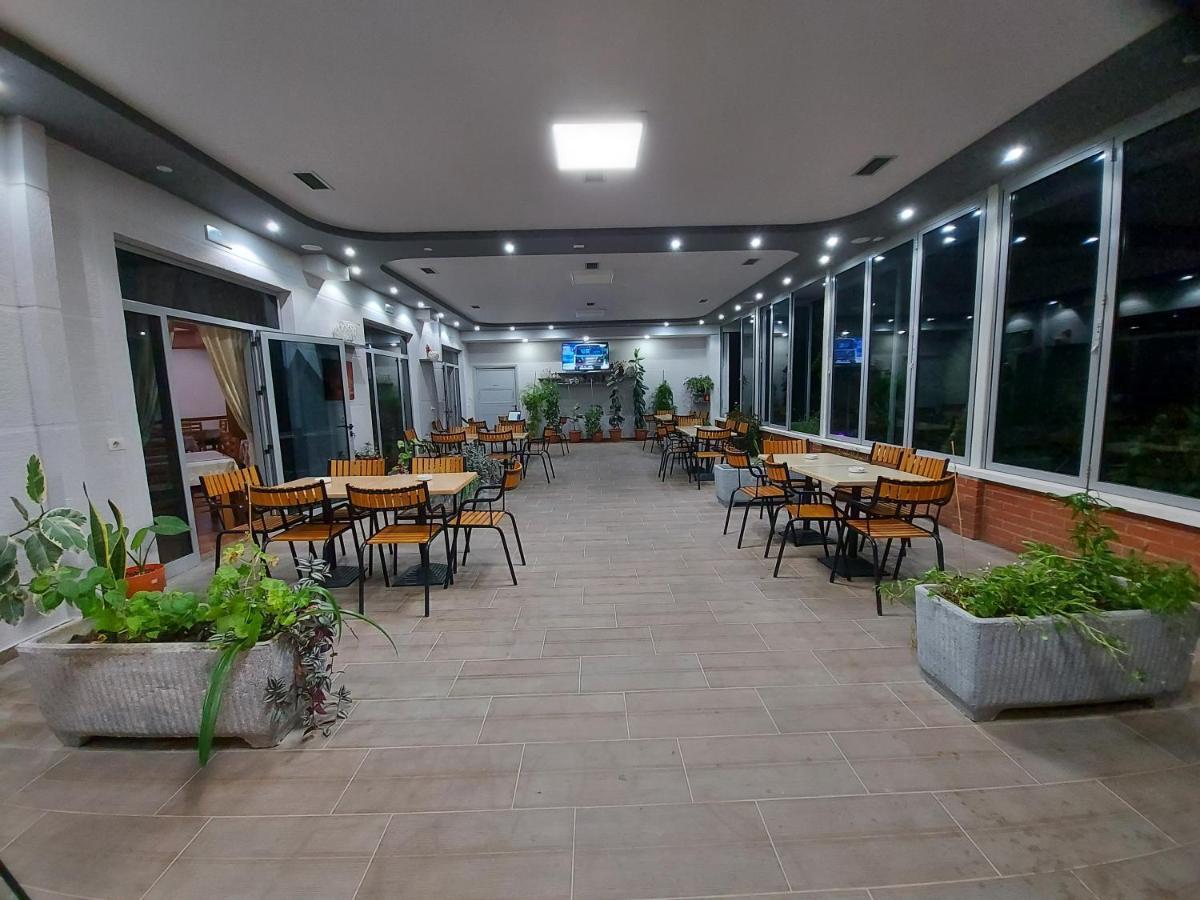 Hotel Kalemi Corovode Ngoại thất bức ảnh