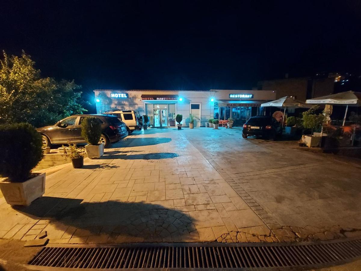 Hotel Kalemi Corovode Ngoại thất bức ảnh